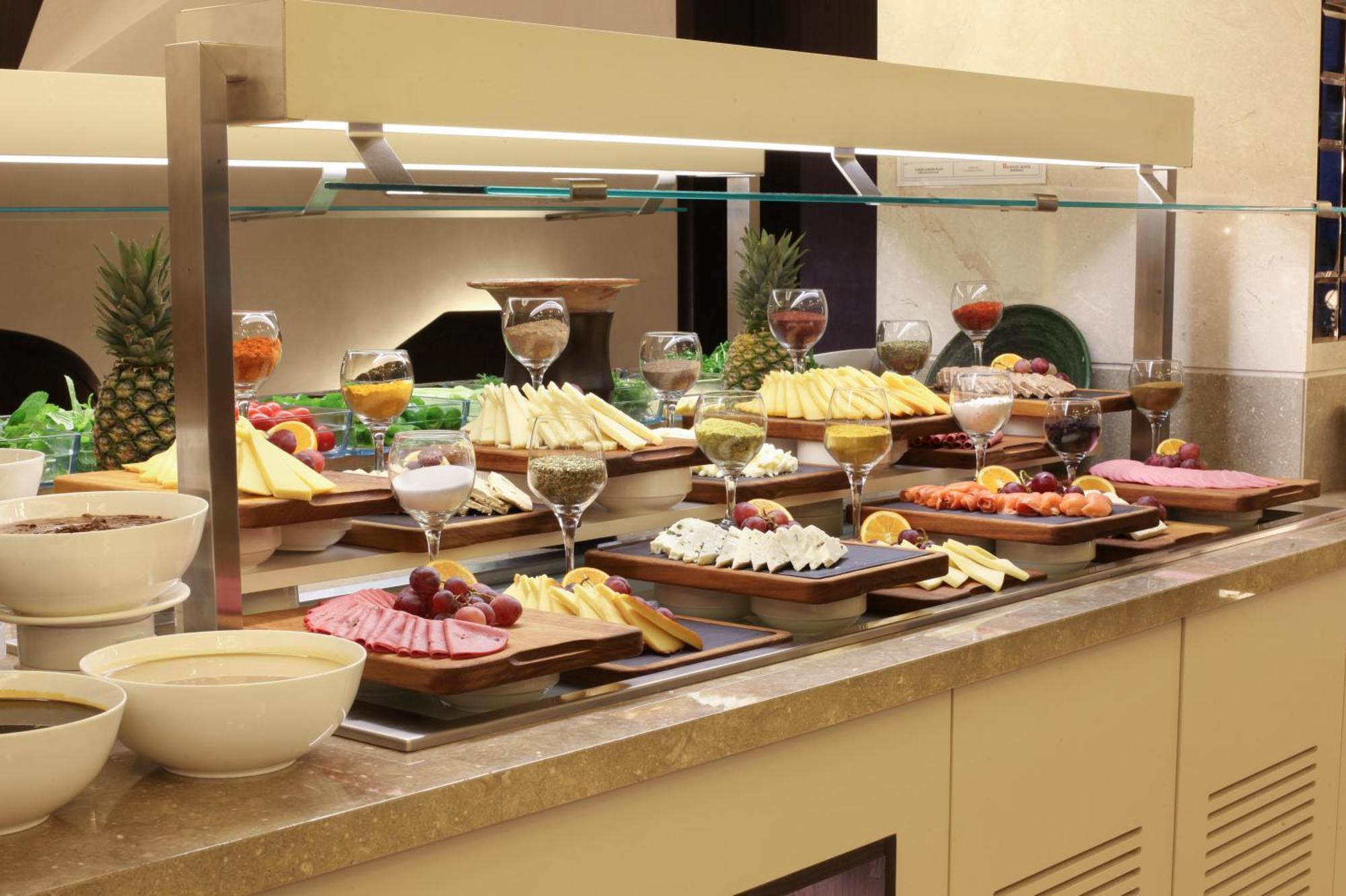 Bentley Hotel Bosphorus - Special Class Provincia di Provincia di Istanbul Esterno foto A buffet