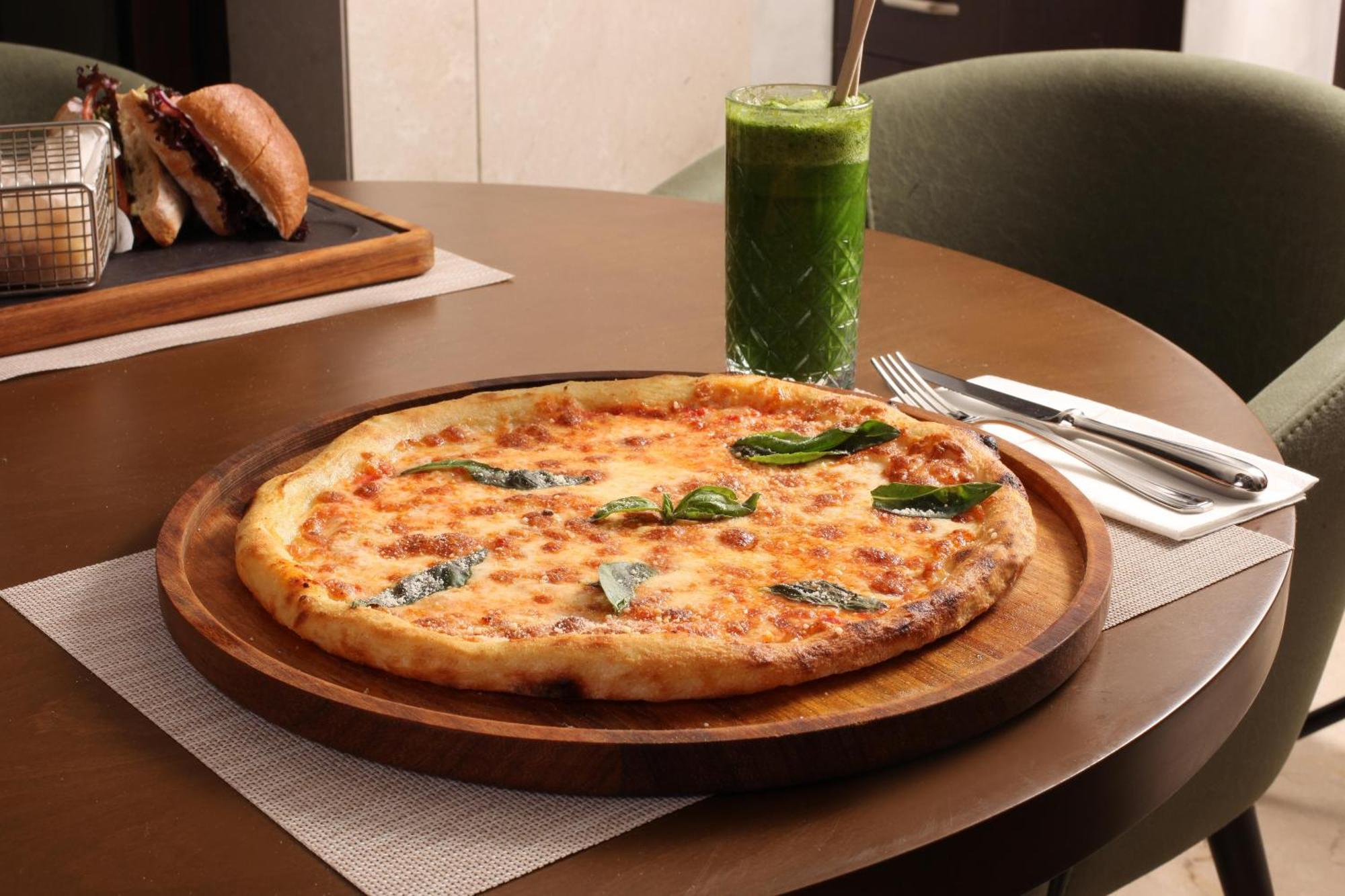 Bentley Hotel Bosphorus - Special Class Provincia di Provincia di Istanbul Esterno foto A pizza with spinach